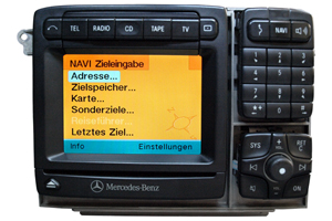 Mercedes S W220 - Reparatur Comand Navi Lesefehler